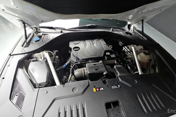 2021 Genesis GV70 с пробегом 43 040 км