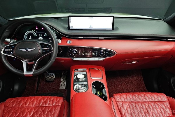 2021 Genesis GV70 с пробегом 43 040 км