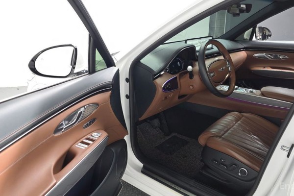 2021 Genesis GV70 с пробегом 60 056 км