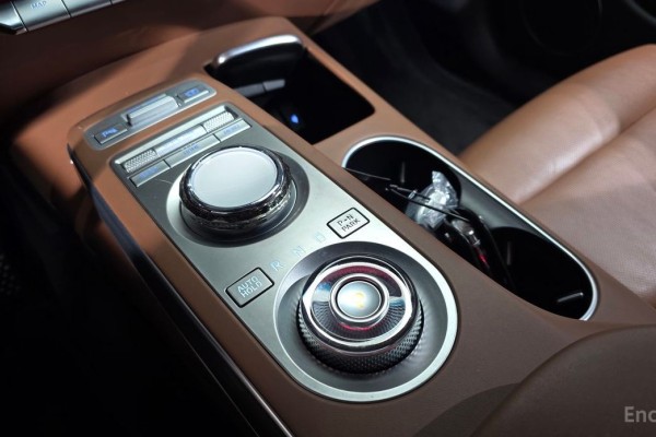 2022 Genesis GV70 с пробегом 68 002 км