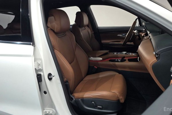 2022 Genesis GV70 с пробегом 68 002 км