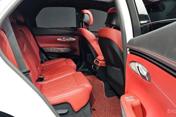 2021 Genesis GV70 с пробегом 43 040 км