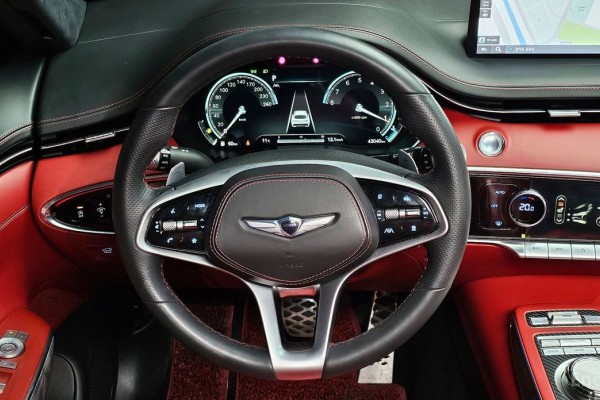 2021 Genesis GV70 с пробегом 43 040 км