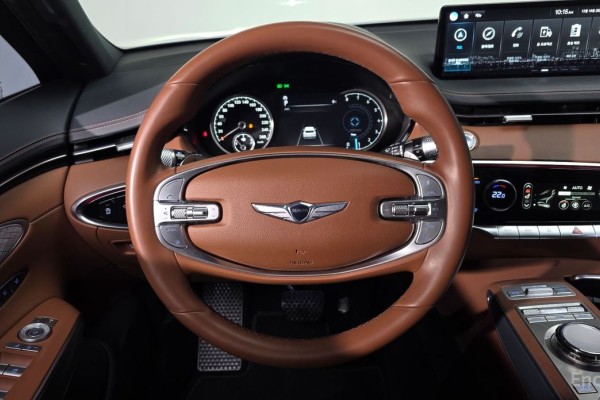 2022 Genesis GV70 с пробегом 68 002 км