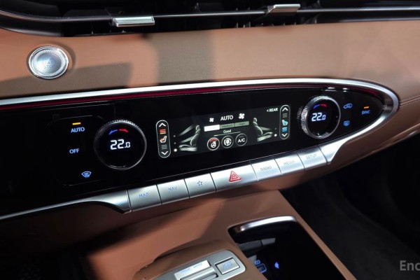 2022 Genesis GV70 с пробегом 68 002 км