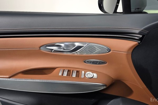 2022 Genesis GV70 с пробегом 68 002 км