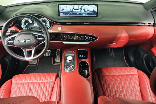 2021 Genesis GV70 с пробегом 46 545 км