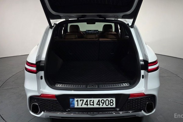 2022 Genesis GV70 с пробегом 68 002 км