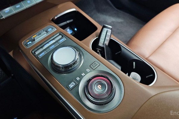 2021 Genesis GV70 с пробегом 77 845 км