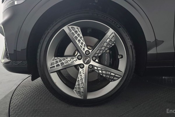 2021 Genesis GV70 с пробегом 57 157 км