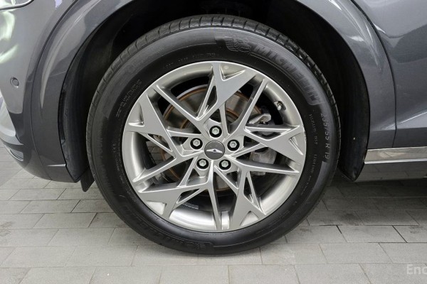 2021 Genesis GV70 с пробегом 45 407 км