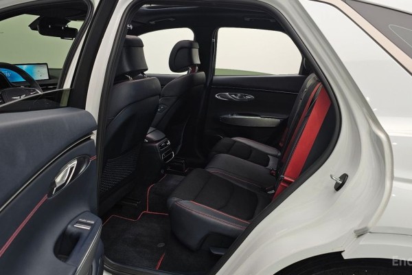 2022 Genesis GV70 с пробегом 50 358 км