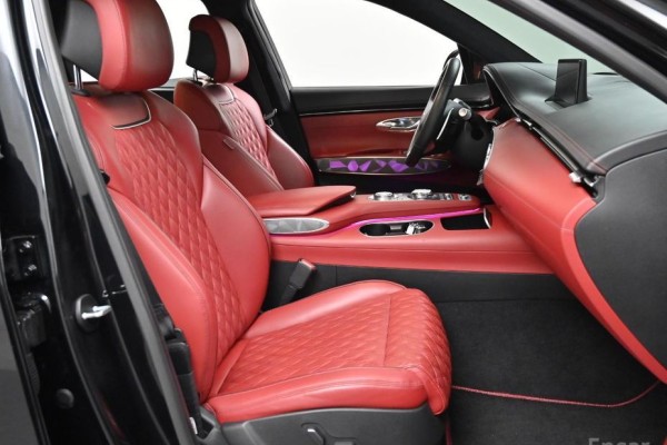 2021 Genesis GV70 с пробегом 49 831 км