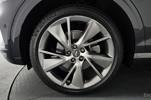 2021 Genesis GV70 с пробегом 46 652 км