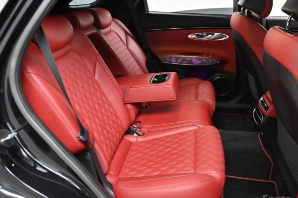 2021 Genesis GV70 с пробегом 49 831 км