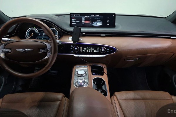 2021 Genesis GV70 с пробегом 46 652 км