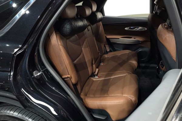 2021 Genesis GV70 с пробегом 46 652 км