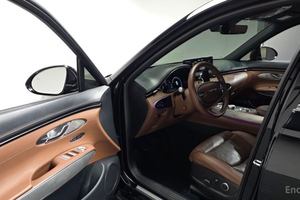 2021 Genesis GV70 с пробегом 46 652 км