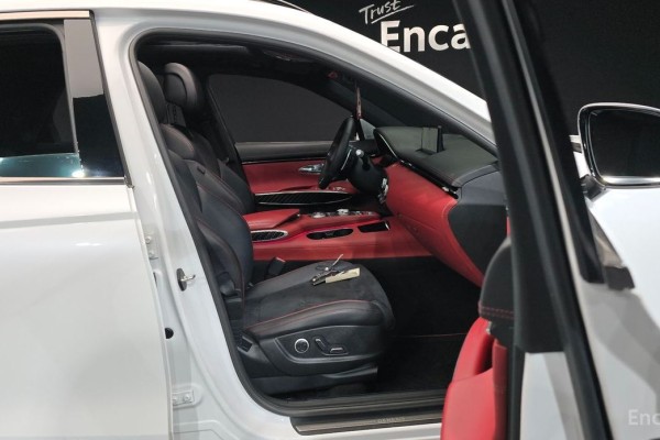 2021 Genesis GV70 с пробегом 81 912 км