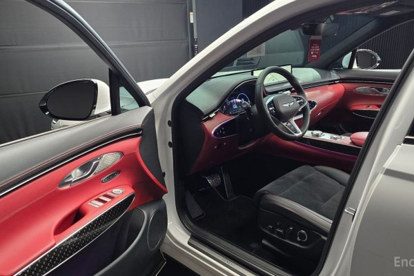 2021 Genesis GV70 с пробегом 81 912 км