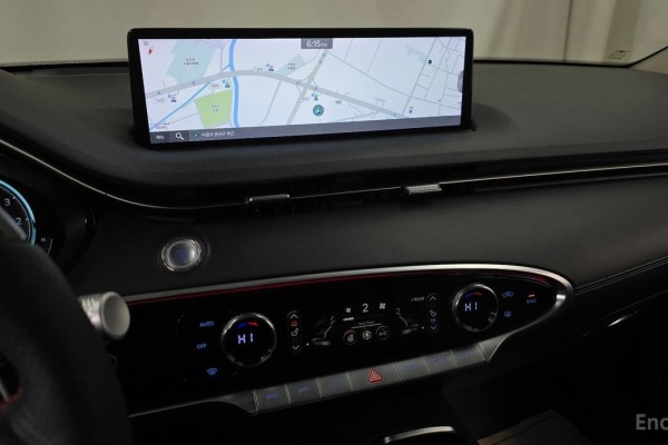 2021 Genesis GV70 с пробегом 71 272 км