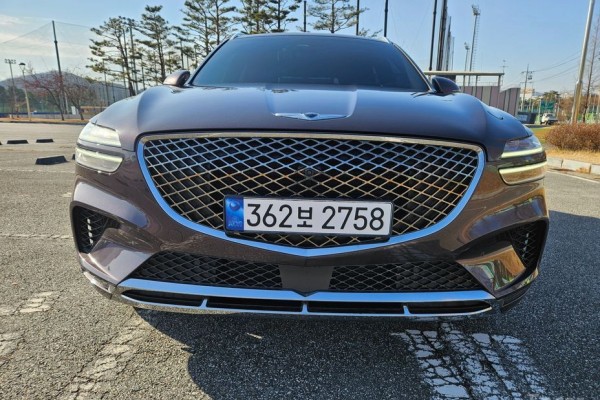 2021 Genesis GV70 с пробегом 45 650 км