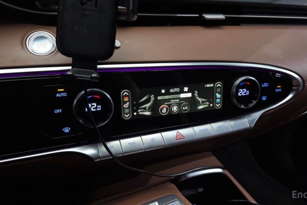 2021 Genesis GV70 с пробегом 46 652 км