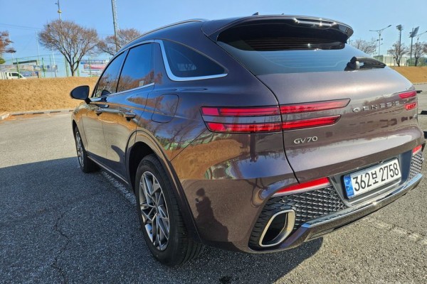 2021 Genesis GV70 с пробегом 45 650 км