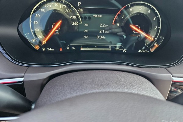 2021 Genesis GV70 с пробегом 45 650 км