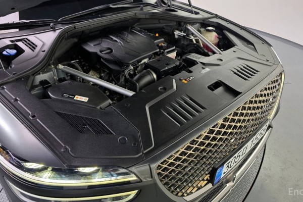 2021 Genesis GV70 с пробегом 99 240 км