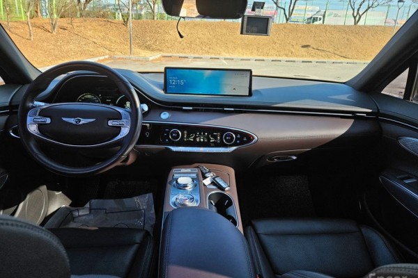 2021 Genesis GV70 с пробегом 45 650 км