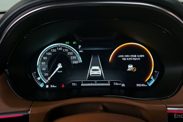 2021 Genesis GV70 с пробегом 99 240 км