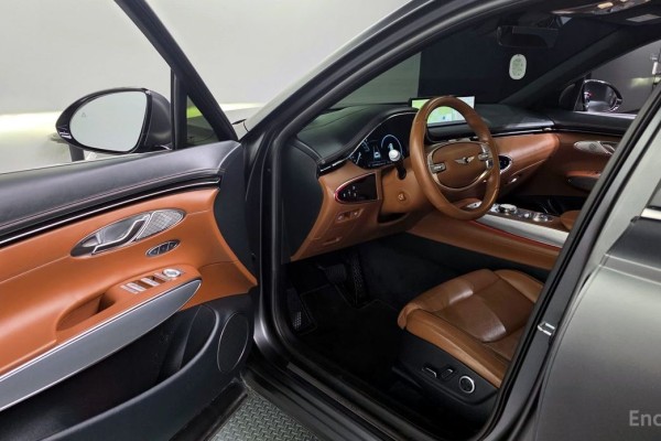 2021 Genesis GV70 с пробегом 99 240 км