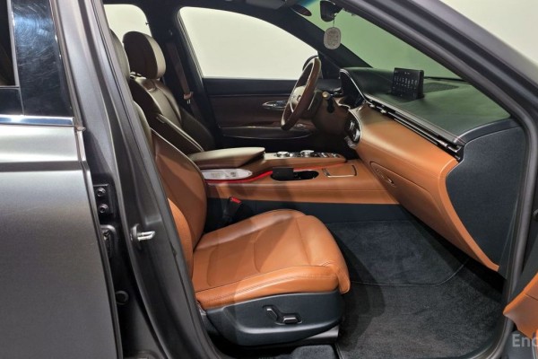 2021 Genesis GV70 с пробегом 99 240 км