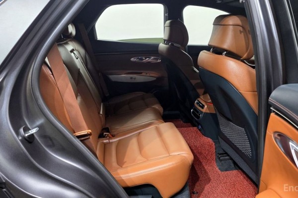 2021 Genesis GV70 с пробегом 99 240 км