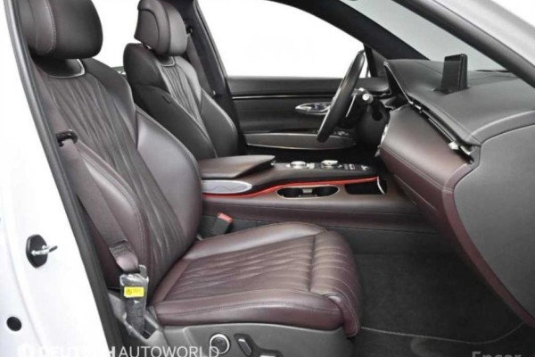 2021 Genesis GV70 с пробегом 44 738 км