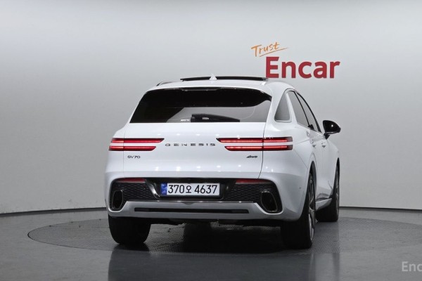 2021 Genesis GV70 с пробегом 92 922 км