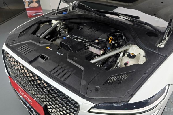 2021 Genesis GV70 с пробегом 92 922 км