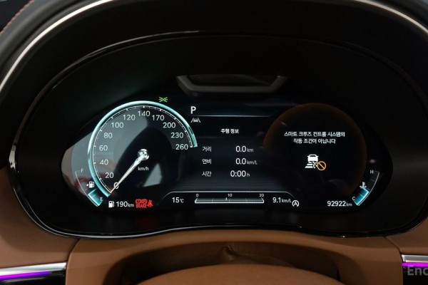 2021 Genesis GV70 с пробегом 92 922 км