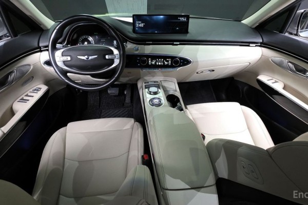 2021 Genesis GV70 с пробегом 69 510 км