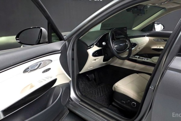 2021 Genesis GV70 с пробегом 69 510 км