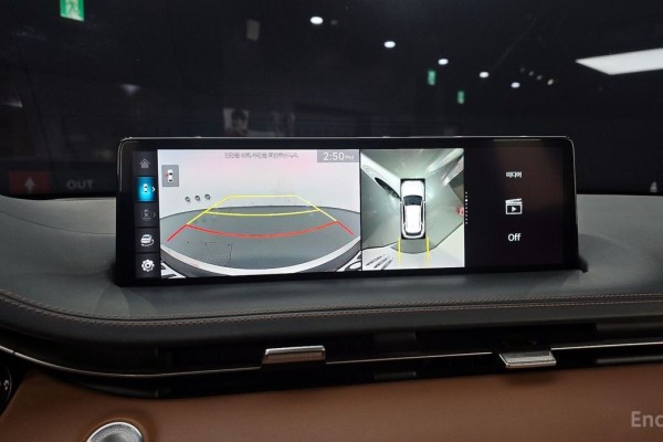 2021 Genesis GV70 с пробегом 92 922 км