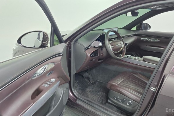 2021 Genesis GV70 с пробегом 117 650 км