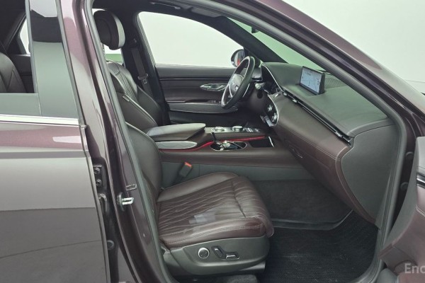 2021 Genesis GV70 с пробегом 117 650 км