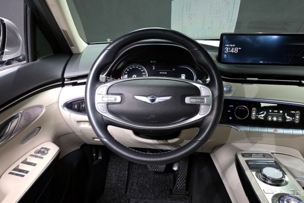 2021 Genesis GV70 с пробегом 69 510 км