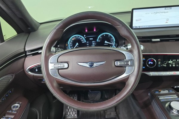 2021 Genesis GV70 с пробегом 117 650 км