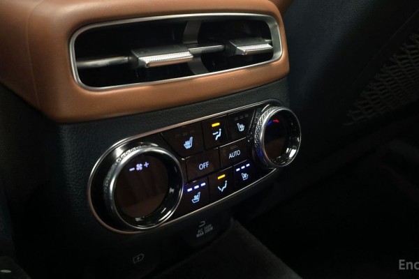 2021 Genesis GV70 с пробегом 92 922 км