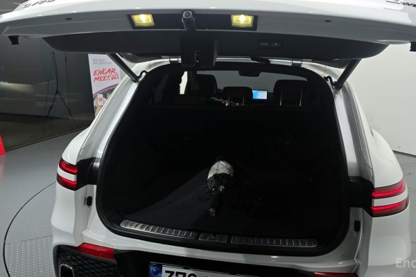 2021 Genesis GV70 с пробегом 92 922 км