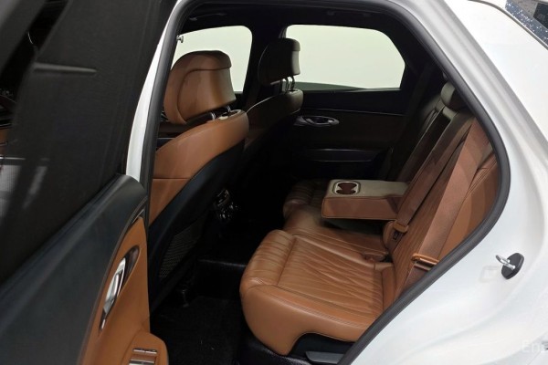 2021 Genesis GV70 с пробегом 52 649 км