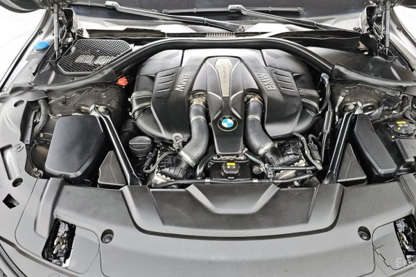 2015 BMW 7 серии с пробегом 126 253 км